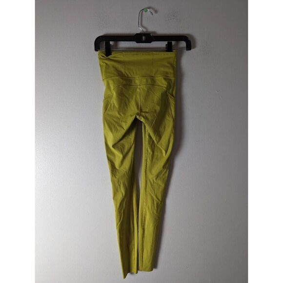 LULULEMON ATHLETICA Fast Free Tight 28' (Non Reflective) in Golden Lime Size 2 - Picture 6 of 7